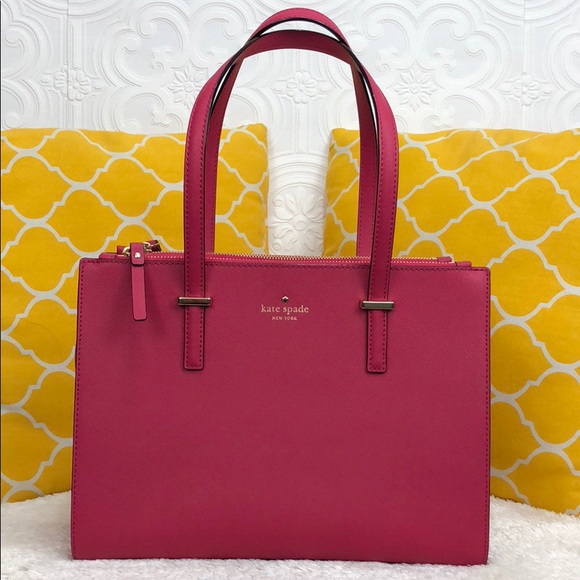 kate spade Handbags - 🌸OFFERS?🌸Kate Spade Leather Pink Punch Purse